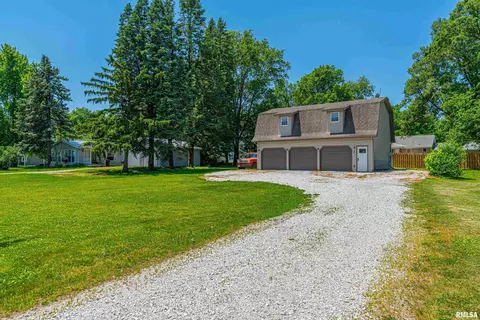 207 S Stewart St, Mclean, IL 61754