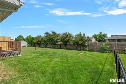 Exterior - 418 E Spruce St, Chatham, IL 62629 photo 1 of 5