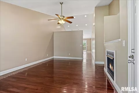 Living - 418 E Spruce St, Chatham, IL 62629 photo 1 of 4