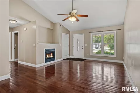 Living - 418 E Spruce St, Chatham, IL 62629 photo 3 of 4