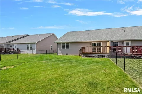 Exterior - 418 E Spruce St, Chatham, IL 62629 photo 4 of 5