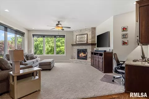 Living - 6249 Old Salem Ln, Springfield, IL 62711 photo 1 of 4