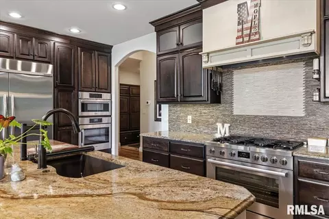 Kitchen - 6249 Old Salem Ln, Springfield, IL 62711 photo 5 of 9