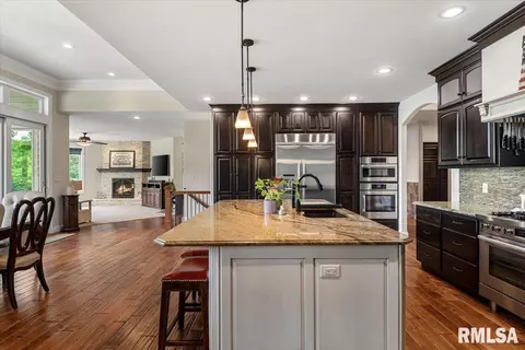 Kitchen - 6249 Old Salem Ln, Springfield, IL 62711 photo 6 of 9