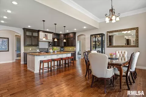 Dining - 6249 Old Salem Ln, Springfield, IL 62711 photo 4 of 5