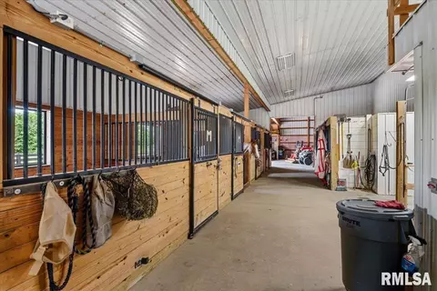 Entry Way - 6249 Old Salem Ln, Springfield, IL 62711 photo 10 of 10