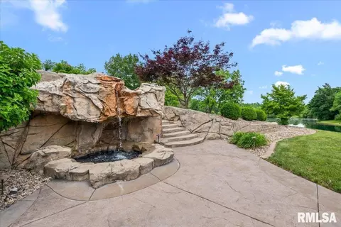 Exterior - 6249 Old Salem Ln, Springfield, IL 62711 photo 7 of 15