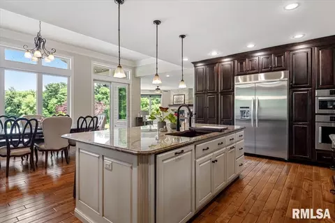 Kitchen - 6249 Old Salem Ln, Springfield, IL 62711 photo 7 of 9