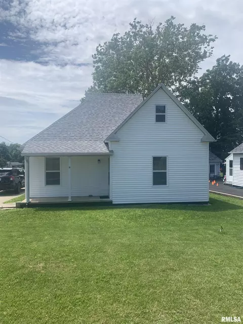 149 S Grand Ave, Jacksonville, IL 62650