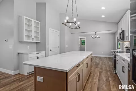 Entry Way - 3501 Buckeye Dr, Springfield, IL 62712 photo 2 of 5