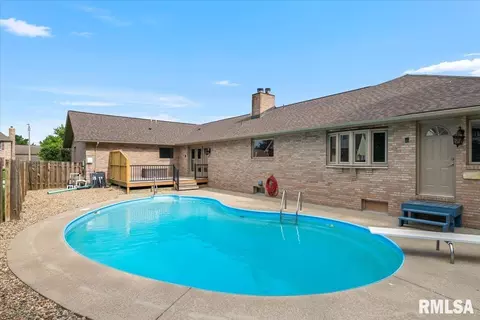 Exterior - 3501 Buckeye Dr, Springfield, IL 62712 photo 5 of 8