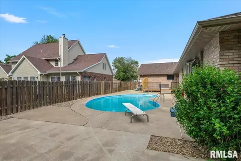 Exterior - 3501 Buckeye Dr, Springfield, IL 62712 photo 3 of 8