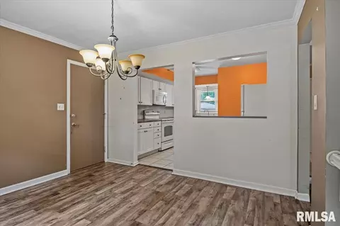 Entry Way - 29 Longbow Ln, Springfield, IL 62704 photo 2 of 2