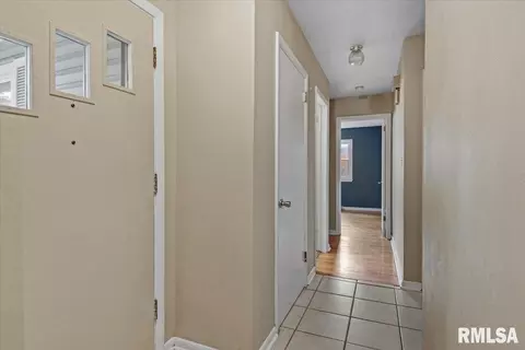 Entry Way - 29 Longbow Ln, Springfield, IL 62704 photo 1 of 2