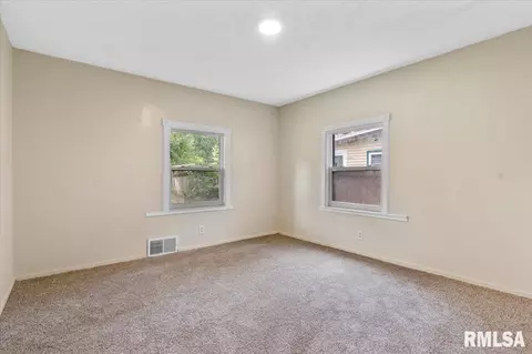 Bedroom - 201 S Walnut St, Springfield, IL 62704 photo 1 of 6