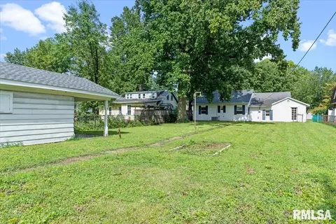 Exterior - 201 S Walnut St, Springfield, IL 62704 photo 4 of 7