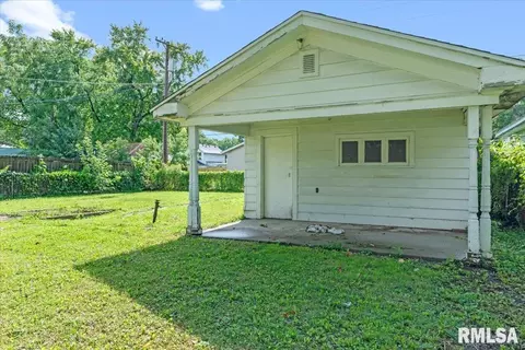 Exterior - 201 S Walnut St, Springfield, IL 62704 photo 6 of 7