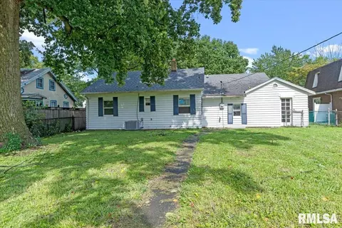 Exterior - 201 S Walnut St, Springfield, IL 62704 photo 5 of 7
