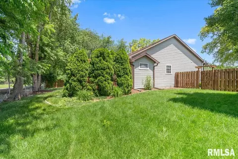 Exterior - 4124 Camomile Ln, Springfield, IL 62711 photo 7 of 8