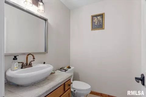Bath - 4124 Camomile Ln, Springfield, IL 62711 photo 1 of 4