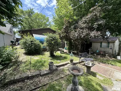 Exterior - 2452 S 5th St, Springfield, IL 62703 photo 1 of 9