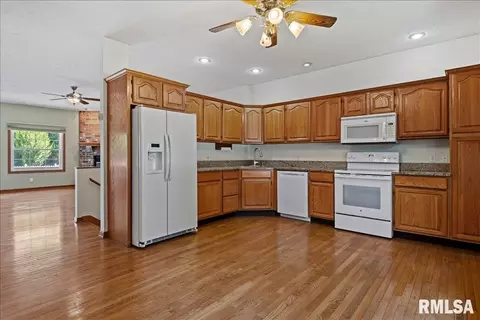 Kitchen - 5004 Eagle Rdg, Springfield, IL 62711 photo 1 of 1