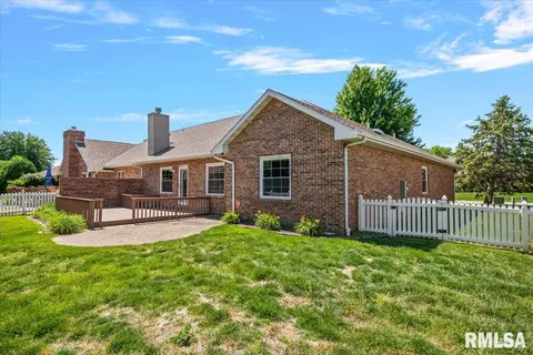 Exterior - 5004 Eagle Rdg, Springfield, IL 62711 photo 5 of 7