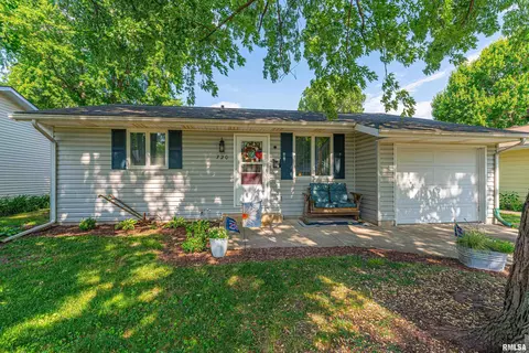 720 Palmer Ave, Lincoln, IL 62656