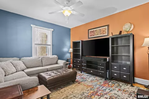 Living - 1225 N Franklin Ave, Springfield, IL 62702 photo 1 of 2
