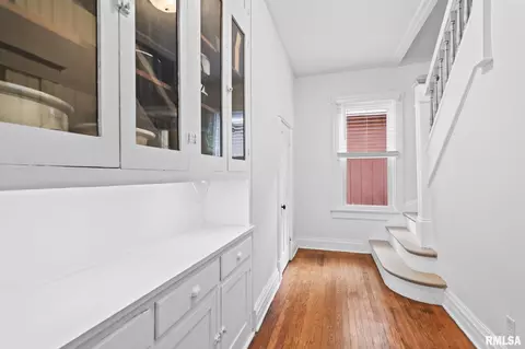 Entry Way - 1225 N Franklin Ave, Springfield, IL 62702 photo 1 of 2