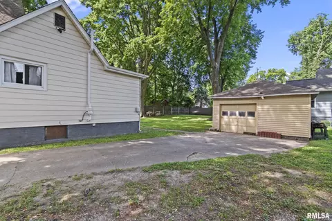 Exterior - 1225 N Franklin Ave, Springfield, IL 62702 photo 9 of 11