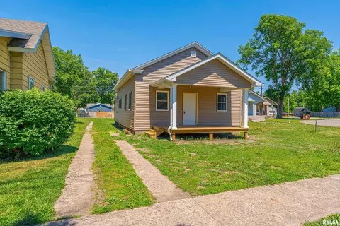 1116 Broadway St, Lincoln, IL 62656