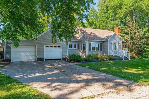 101 Lanterman St, Elkhart, IL 62634