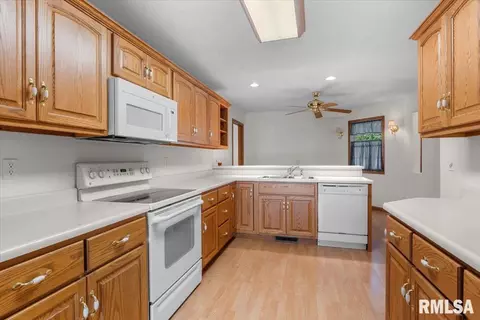 Kitchen - 7109 Preston Dr, Springfield, IL 62711 photo 3 of 3