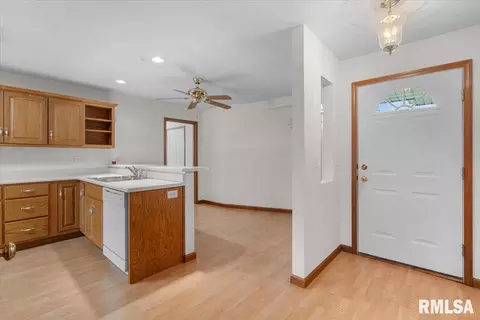 Entry Way - 7109 Preston Dr, Springfield, IL 62711 photo 3 of 3