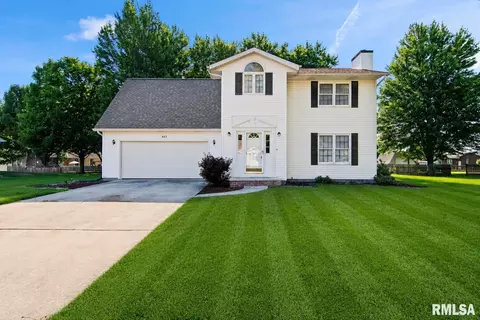117 Hoelting St, Farmersville, IL 62533