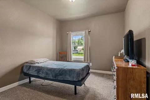 Bedroom - 512 E Spruce St, Chatham, IL 62629 photo 3 of 6