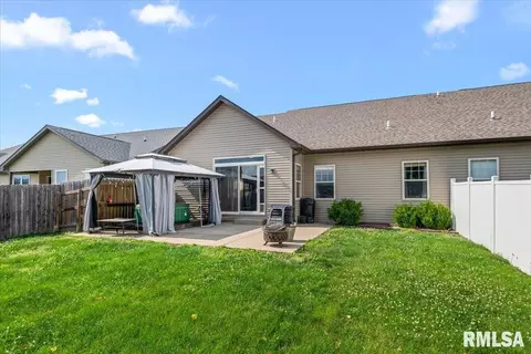 Exterior - 512 E Spruce St, Chatham, IL 62629 photo 3 of 3