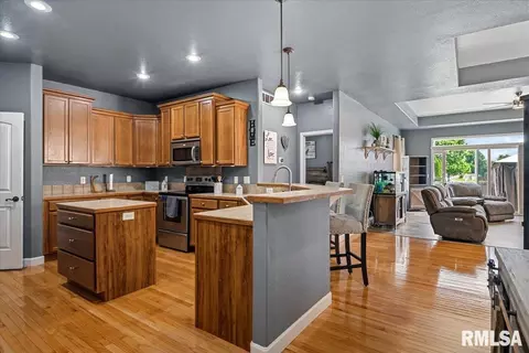 Kitchen - 512 E Spruce St, Chatham, IL 62629 photo 1 of 4