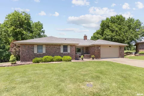 3311 N Tower Rd, Quincy, IL 62305
