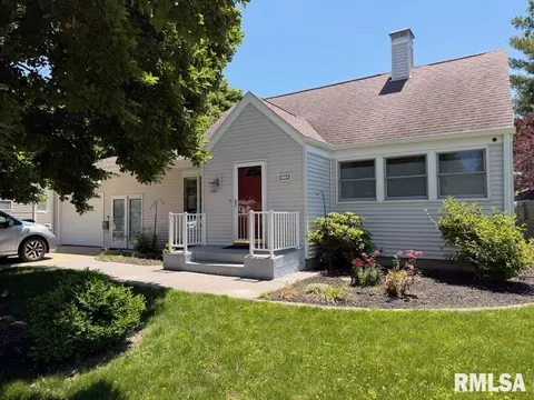 710 W Elm St, Taylorville, IL 62568