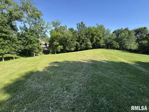 1402 Hawthorne Chase, Sherman, IL 62684
