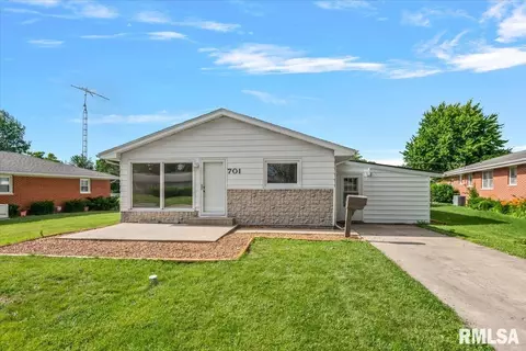 701 Samuel St, Taylorville, IL 62568