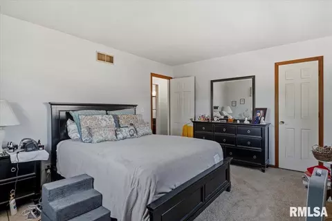 Bedroom - 343 Durkin Dr, Springfield, IL 62704 photo 3 of 5