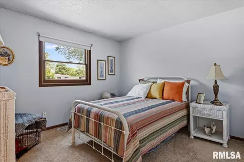 Bedroom - 343 Durkin Dr, Springfield, IL 62704 photo 4 of 5