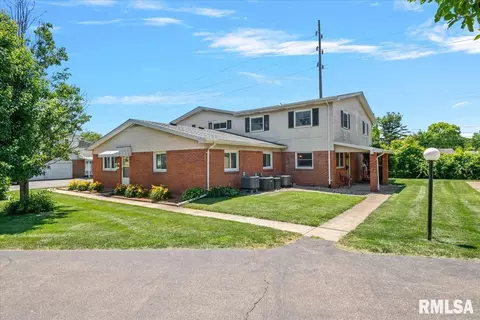 Exterior - 343 Durkin Dr, Springfield, IL 62704 photo 3 of 4