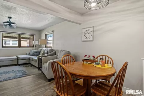 Dining - 343 Durkin Dr, Springfield, IL 62704 photo 2 of 2