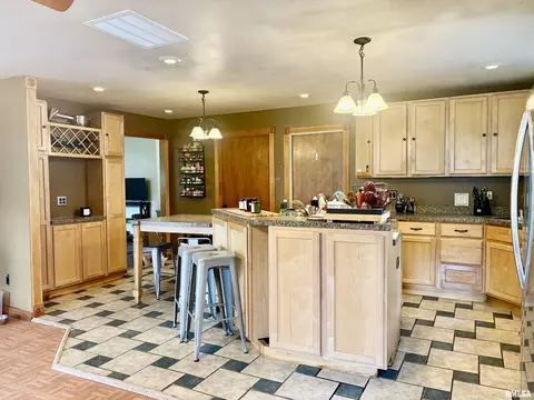 Kitchen - 612 Hackberry Rd, Chatham, IL 62629 photo 4 of 5