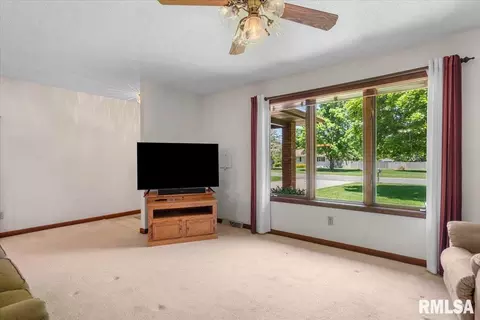 Living - 18 Macbride Rd, Springfield, IL 62712 photo 2 of 2