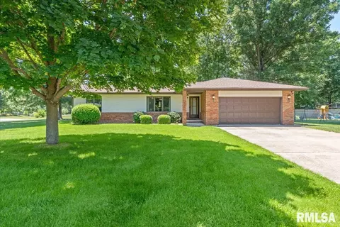 Exterior - 18 Macbride Rd, Springfield, IL 62712 photo 2 of 9